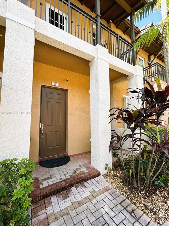 For Rent: $3,100 (2 beds, 2 baths, 1560 Square Feet)