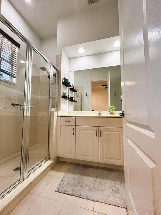 For Rent: $3,100 (2 beds, 2 baths, 1560 Square Feet)