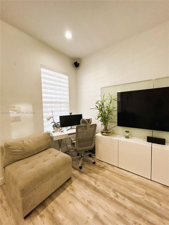 For Rent: $3,100 (2 beds, 2 baths, 1560 Square Feet)