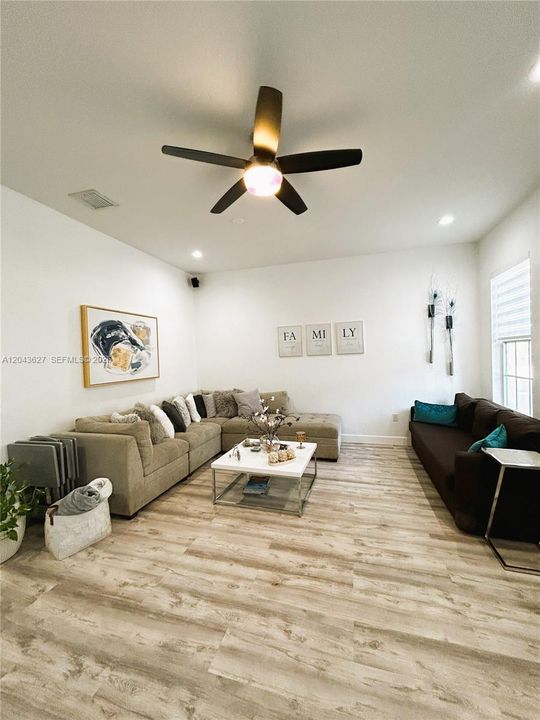 For Rent: $3,100 (2 beds, 2 baths, 1560 Square Feet)