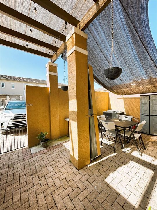 For Rent: $3,100 (2 beds, 2 baths, 1560 Square Feet)