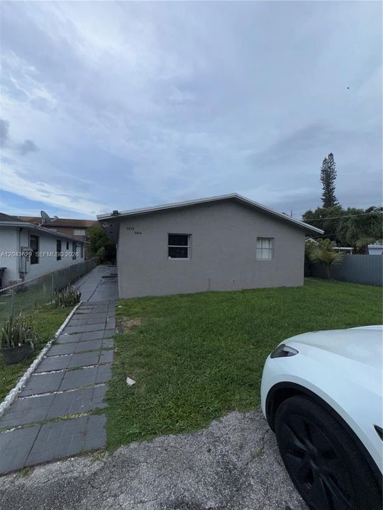 En Renta: $2,500 (2 camas, 1 baños, 2400 Pies cuadrados)