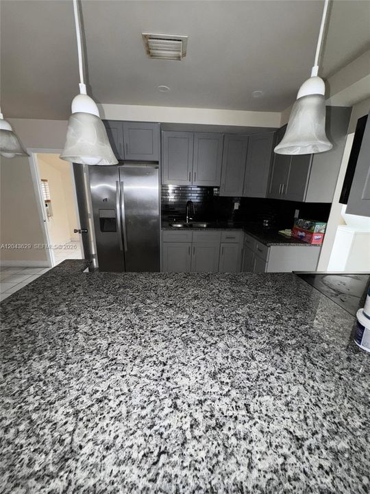 En Renta: $2,500 (2 camas, 1 baños, 2400 Pies cuadrados)