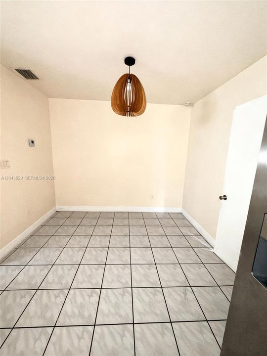 En Renta: $2,500 (2 camas, 1 baños, 2400 Pies cuadrados)