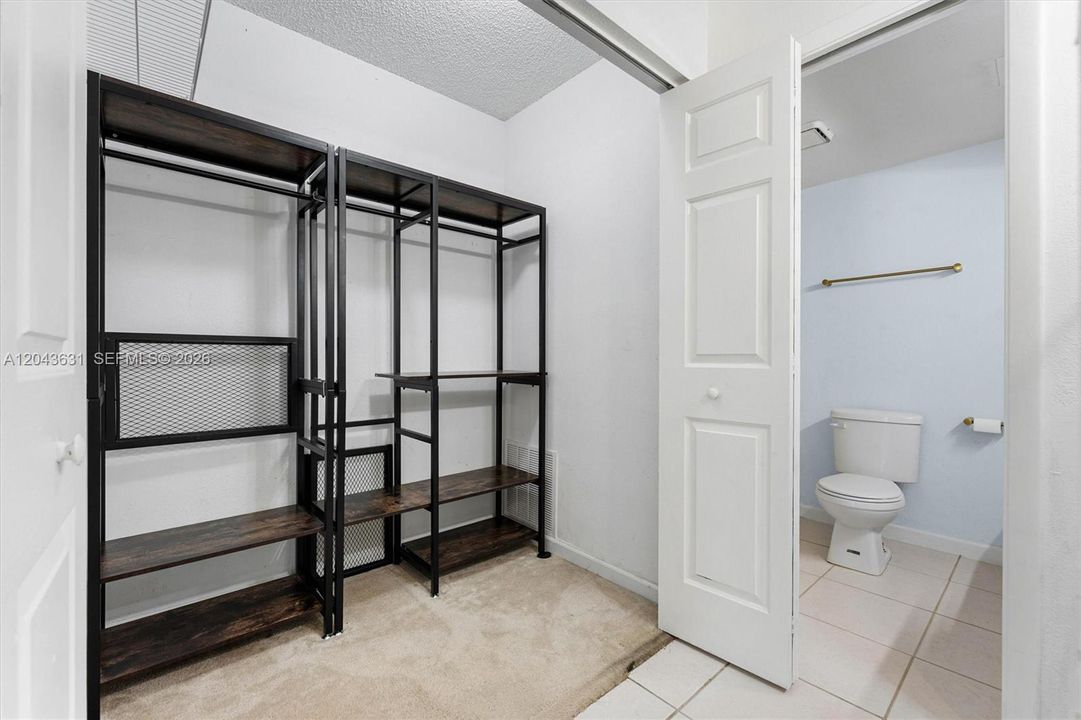 En Venta: $345,000 (2 camas, 2 baños, 1302 Pies cuadrados)