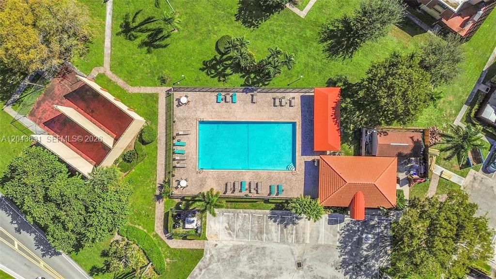 En Venta: $345,000 (2 camas, 2 baños, 1302 Pies cuadrados)
