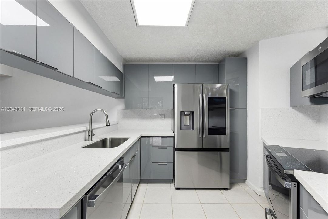 En Venta: $345,000 (2 camas, 2 baños, 1302 Pies cuadrados)