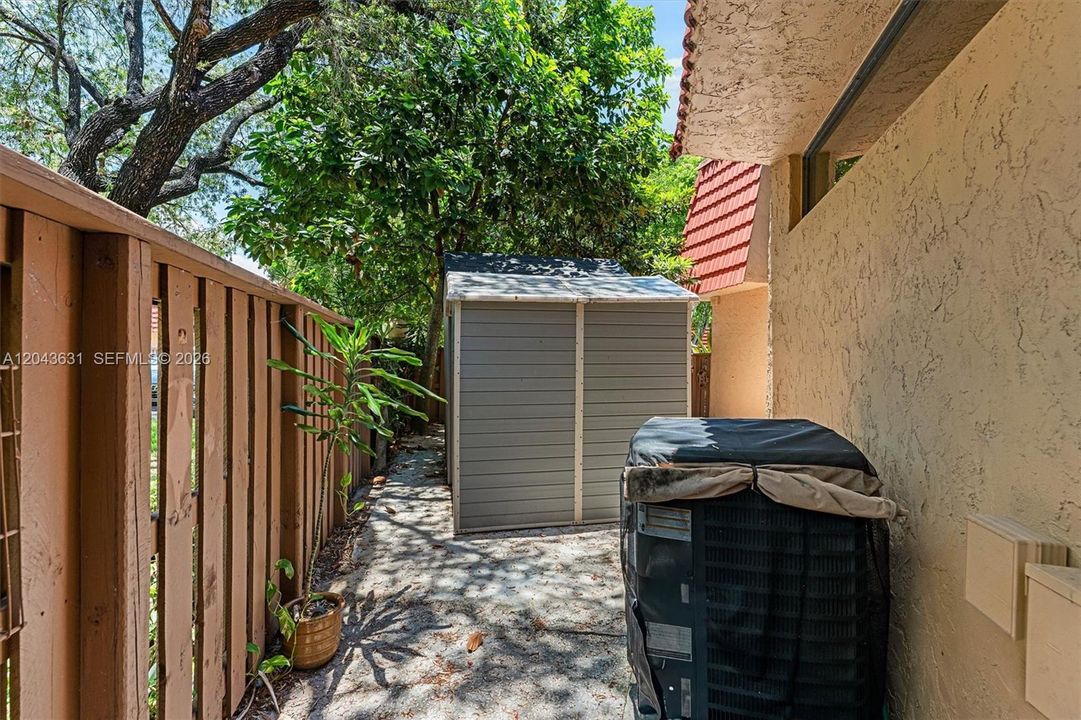 En Venta: $345,000 (2 camas, 2 baños, 1302 Pies cuadrados)