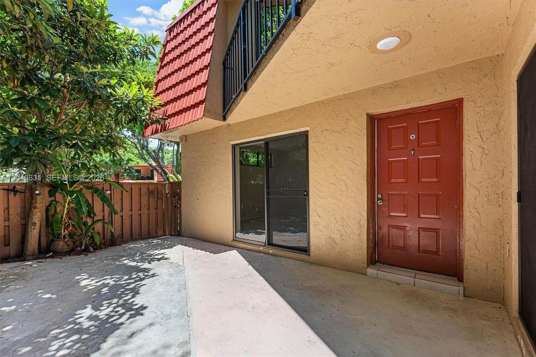 En Venta: $345,000 (2 camas, 2 baños, 1302 Pies cuadrados)