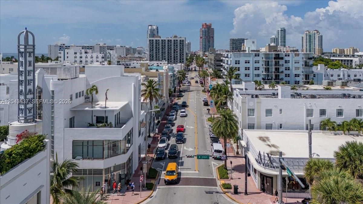 For Sale: $450,000 (2 beds, 1 baths, 612 Square Feet)