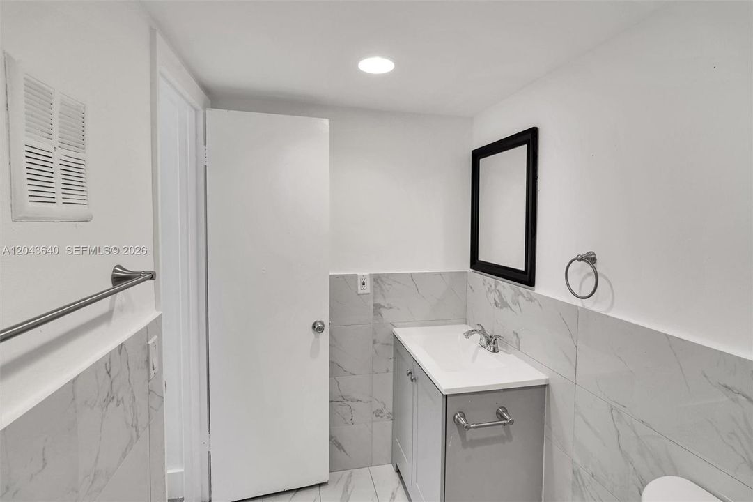 В аренду: $2,195 (2 спален, 1 ванн, 720 Квадратных фут)