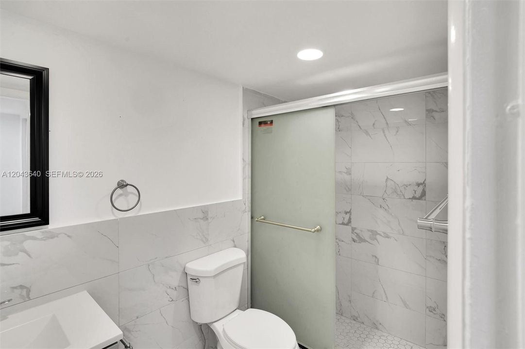 В аренду: $2,195 (2 спален, 1 ванн, 720 Квадратных фут)