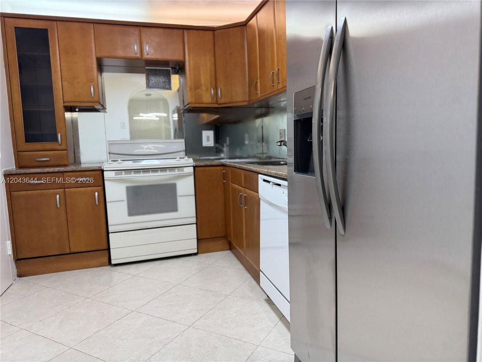 В аренду: $2,300 (2 спален, 2 ванн, 1094 Квадратных фут)