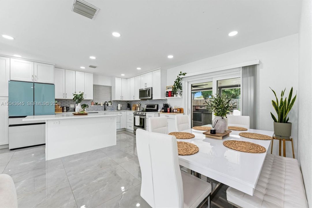 For Sale: $519,900 (3 beds, 3 baths, 1056 Square Feet)