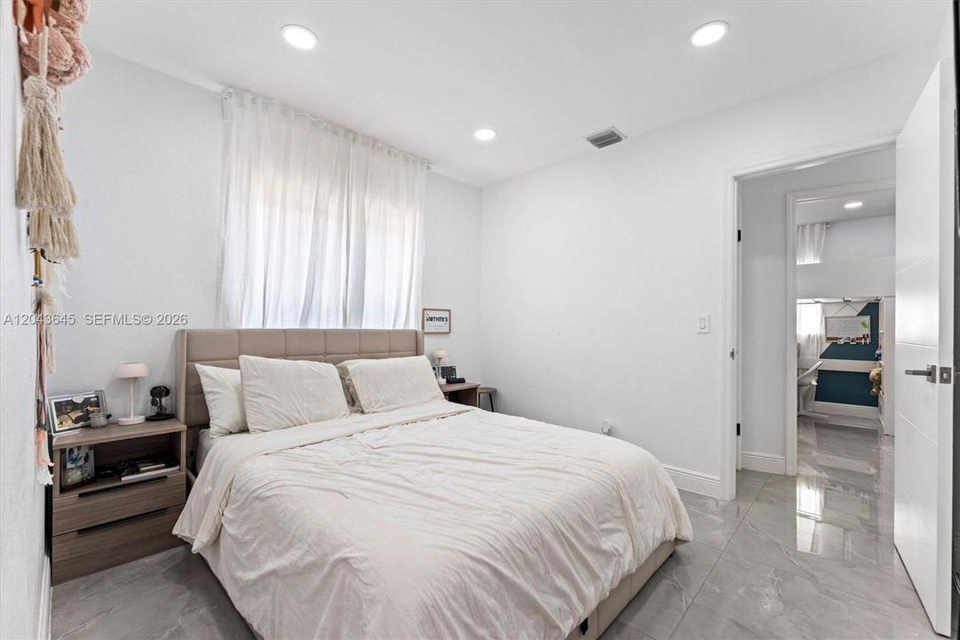 For Sale: $519,900 (3 beds, 3 baths, 1056 Square Feet)