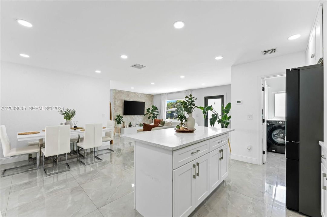 For Sale: $519,900 (3 beds, 3 baths, 1056 Square Feet)