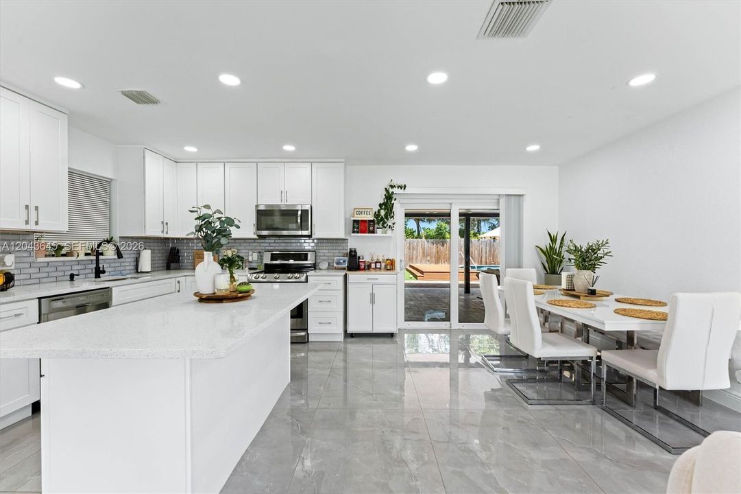 For Sale: $519,900 (3 beds, 3 baths, 1056 Square Feet)