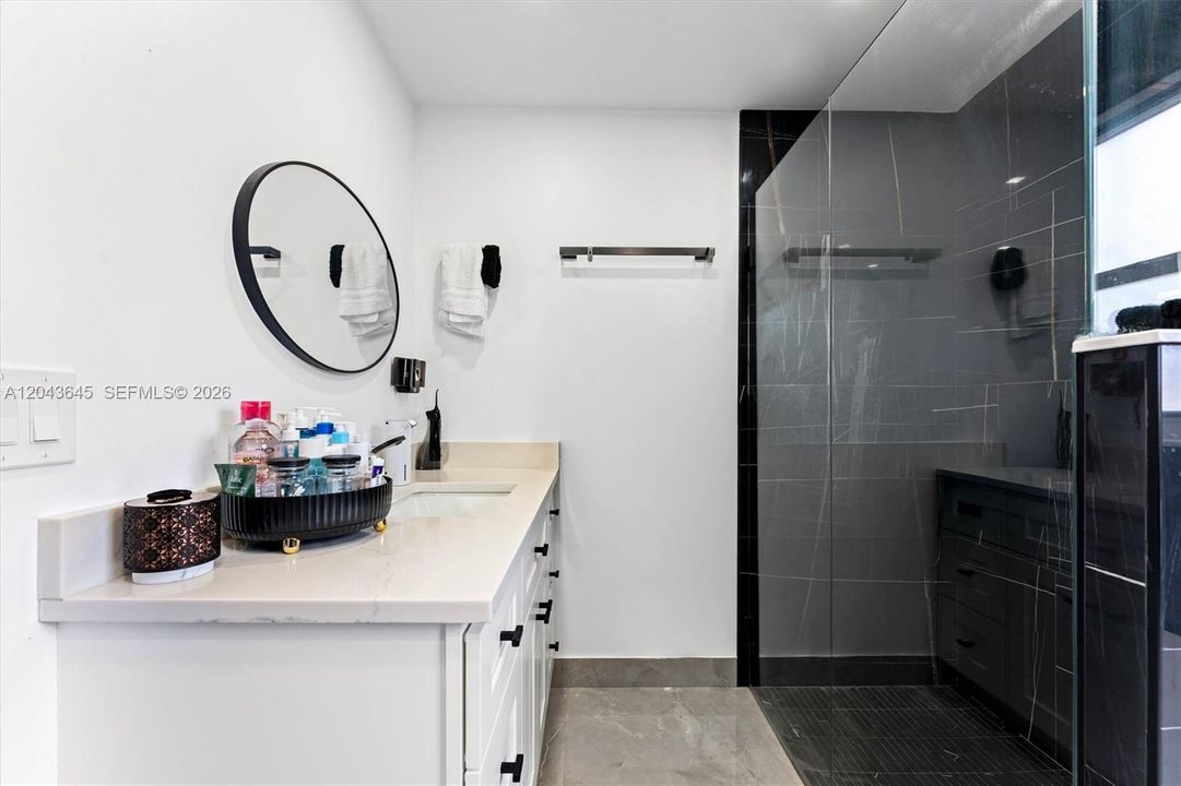 For Sale: $519,900 (3 beds, 3 baths, 1056 Square Feet)