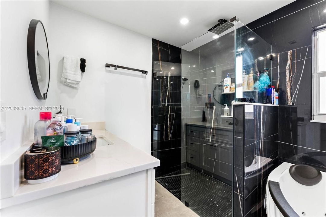 For Sale: $519,900 (3 beds, 3 baths, 1056 Square Feet)
