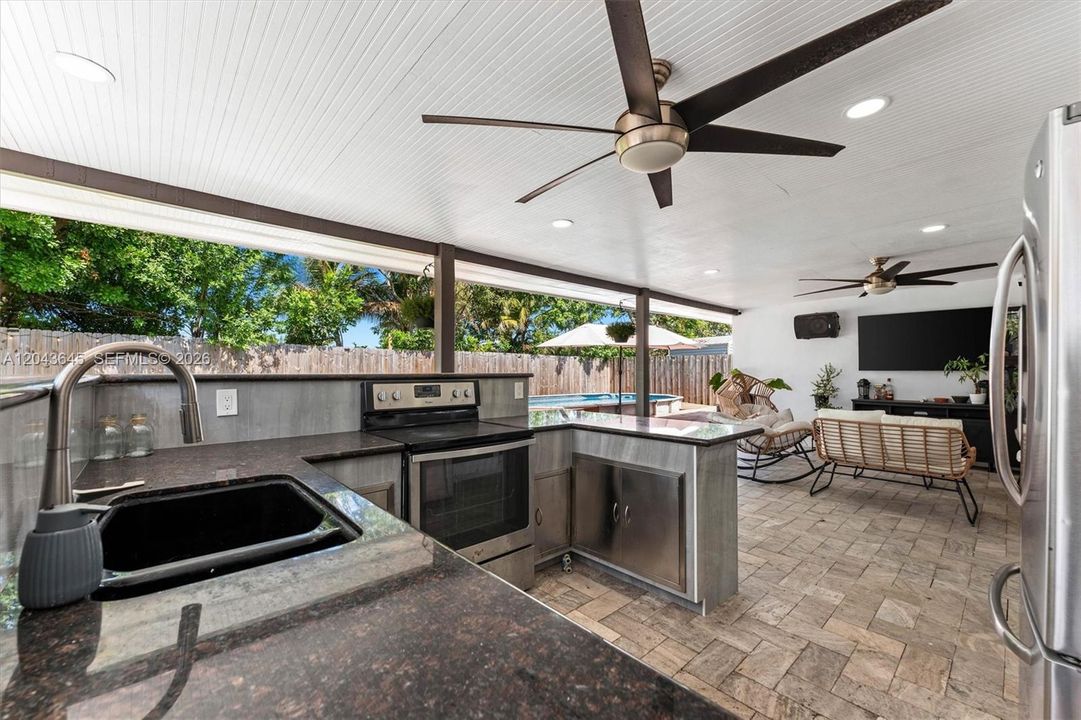 For Sale: $519,900 (3 beds, 3 baths, 1056 Square Feet)