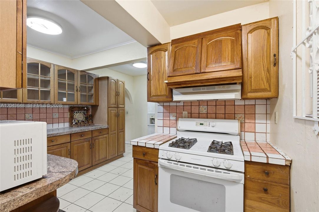 На продажу: $995,000 (3 спален, 2 ванн, 1469 Квадратных фут)