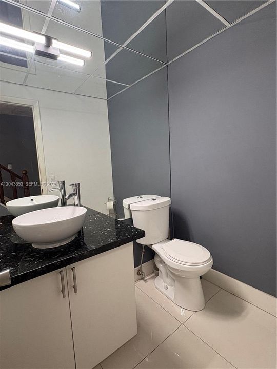 For Sale: $390,000 (2 beds, 2 baths, 1200 Square Feet)