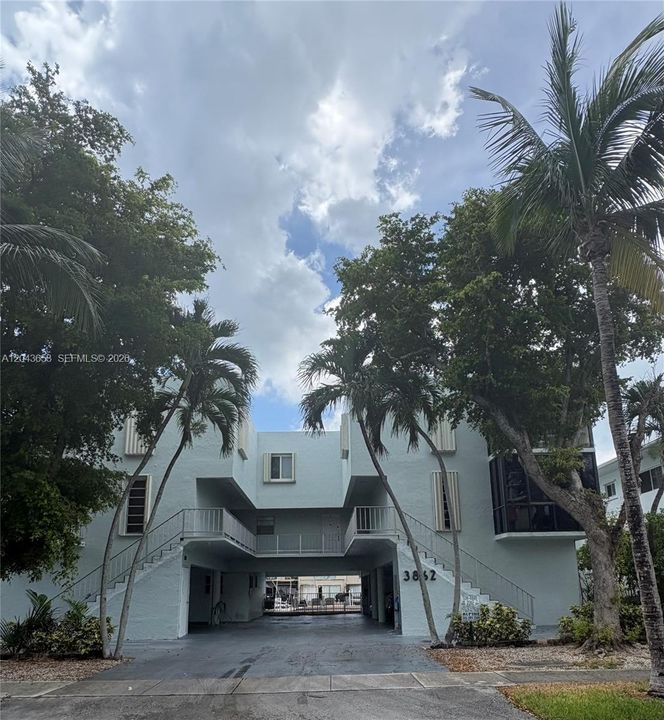For Sale: $390,000 (2 beds, 2 baths, 1200 Square Feet)