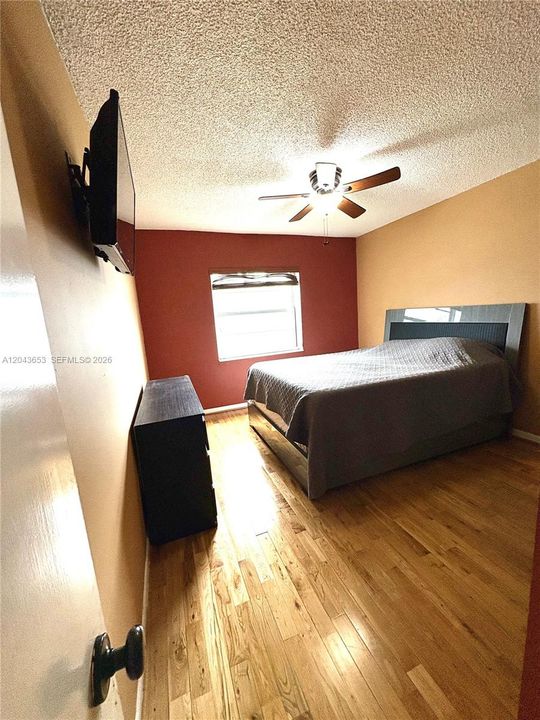 For Sale: $390,000 (2 beds, 2 baths, 1200 Square Feet)