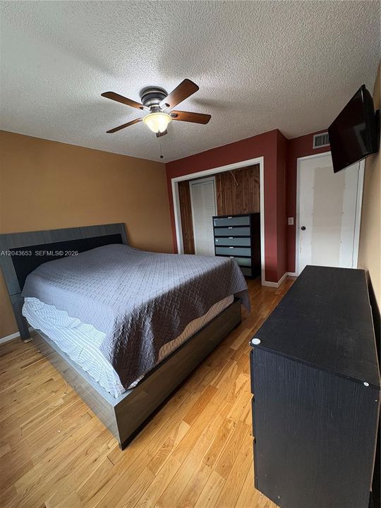 For Sale: $390,000 (2 beds, 2 baths, 1200 Square Feet)