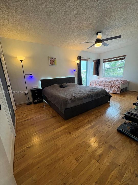 For Sale: $390,000 (2 beds, 2 baths, 1200 Square Feet)