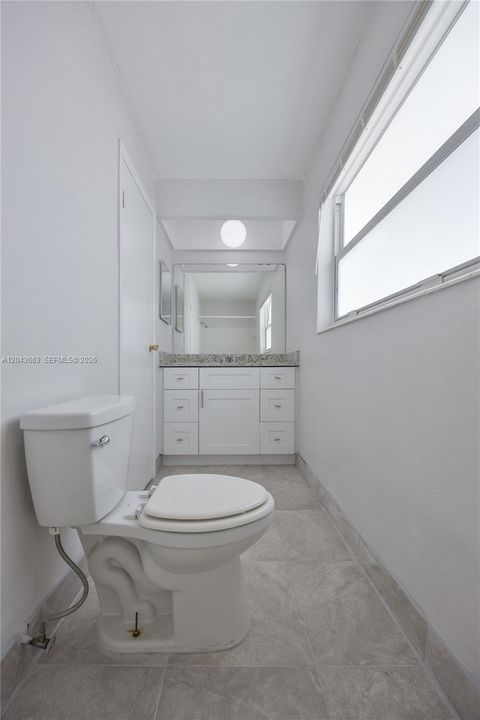 На продажу: $465,000 (2 спален, 2 ванн, 1247 Квадратных фут)
