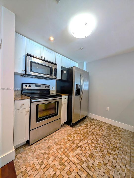 В аренду: $2,250 (1 спален, 1 ванн, 736 Квадратных фут)