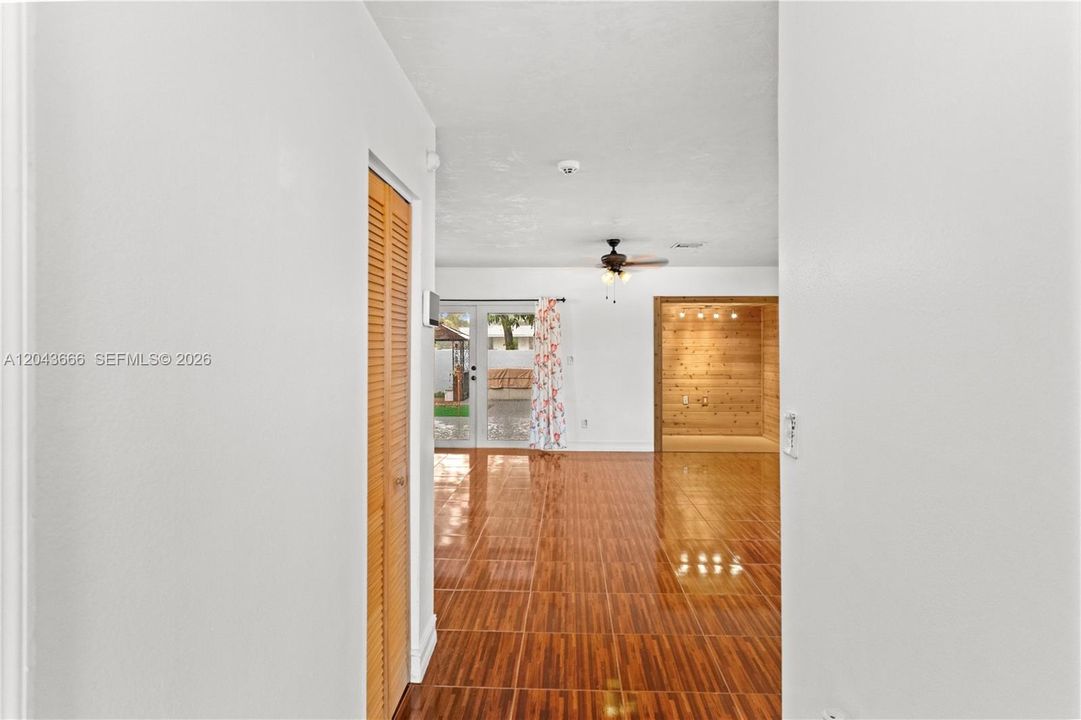На продажу: $500,000 (3 спален, 2 ванн, 1180 Квадратных фут)