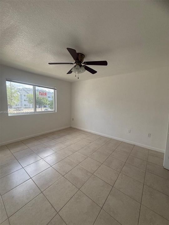 For Rent: $1,880 (2 beds, 2 baths, 900 Square Feet)