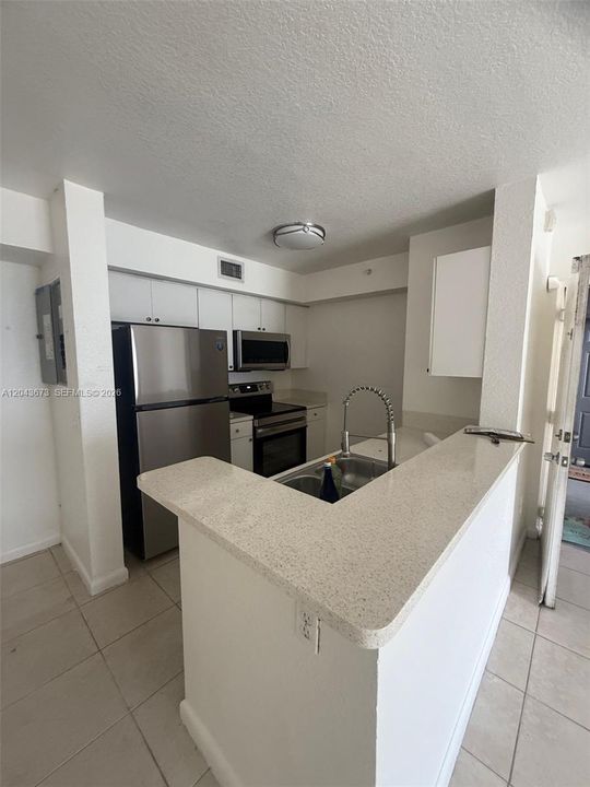 For Rent: $1,880 (2 beds, 2 baths, 900 Square Feet)