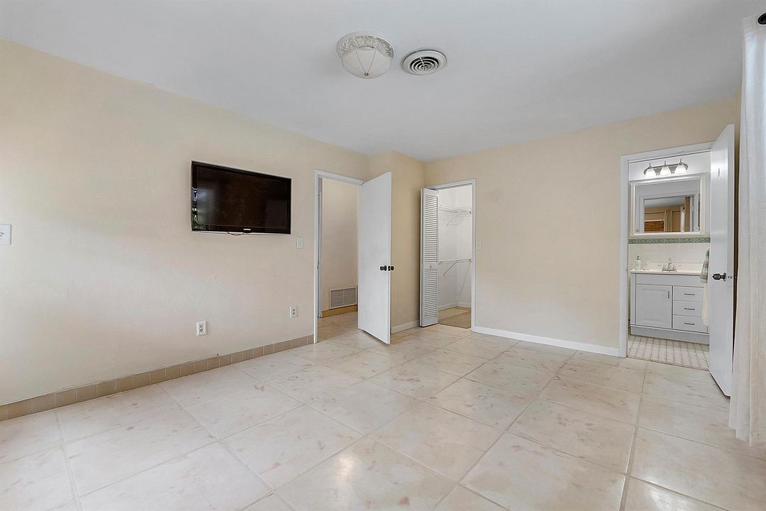 2601 Ne 7th St_012