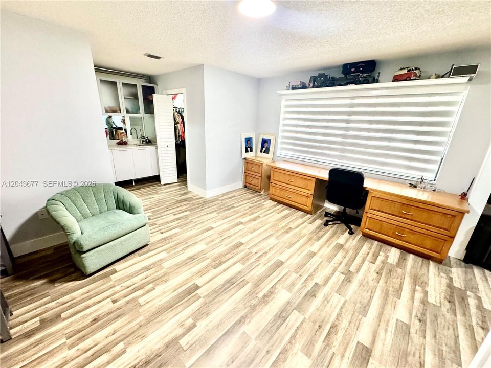 Mini Suite 1