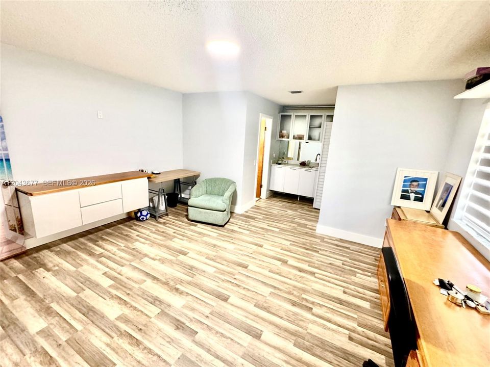 Mini Suite 1