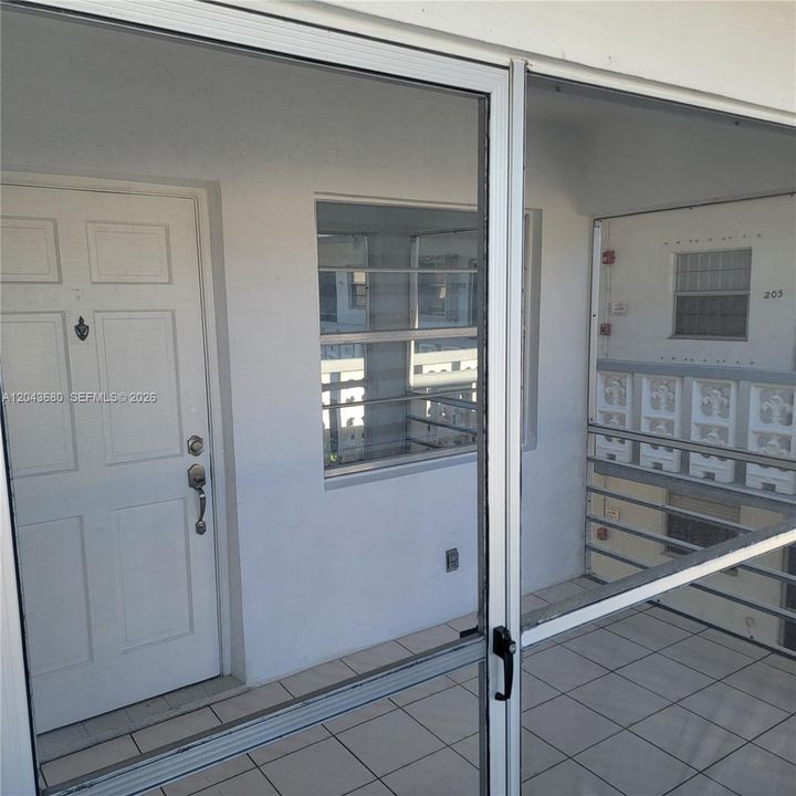 В аренду: $1,500 (1 спален, 1 ванн, 530 Квадратных фут)