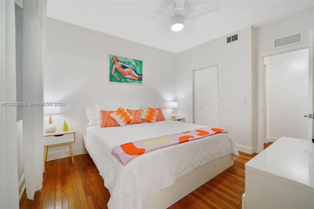 For Rent: $2,800 (2 beds, 2 baths, 820 Square Feet)