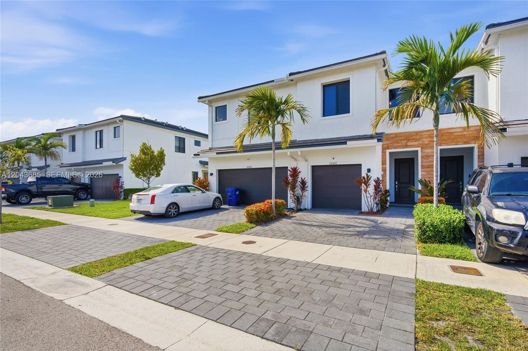 For Sale: $439,000 (3 beds, 2 baths, 1530 Square Feet)