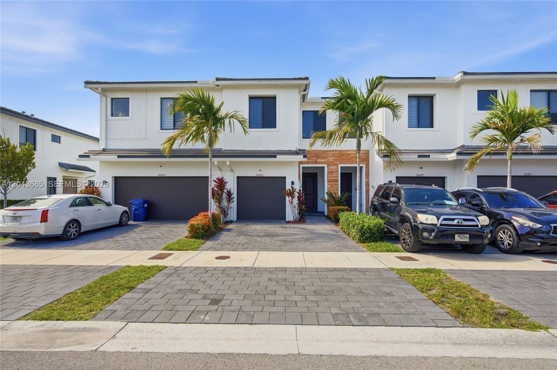 For Sale: $439,000 (3 beds, 2 baths, 1530 Square Feet)