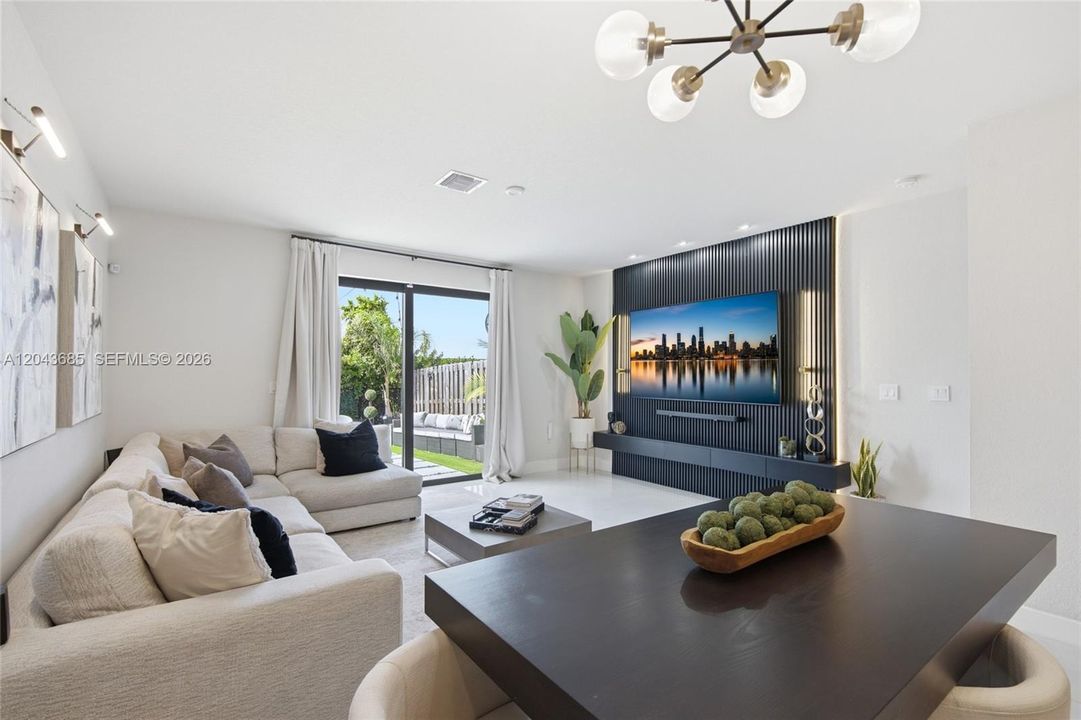For Sale: $439,000 (3 beds, 2 baths, 1530 Square Feet)