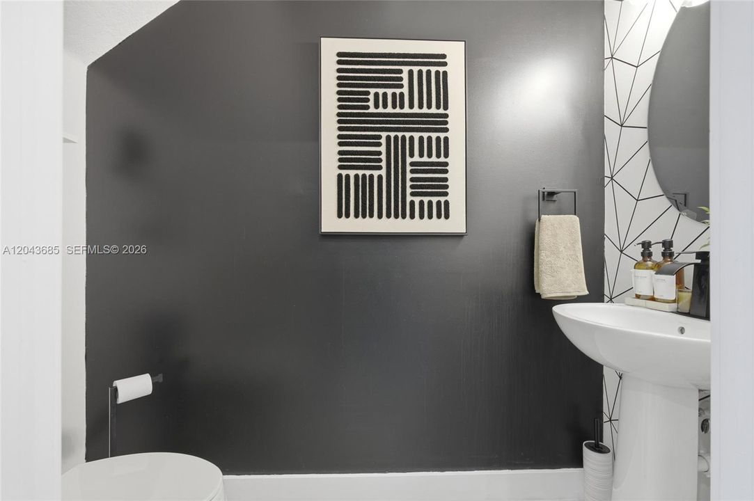 For Sale: $439,000 (3 beds, 2 baths, 1530 Square Feet)