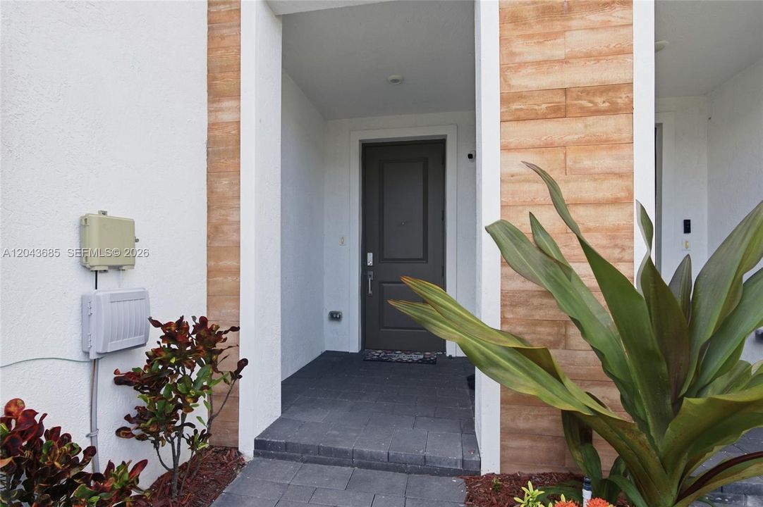 For Sale: $439,000 (3 beds, 2 baths, 1530 Square Feet)