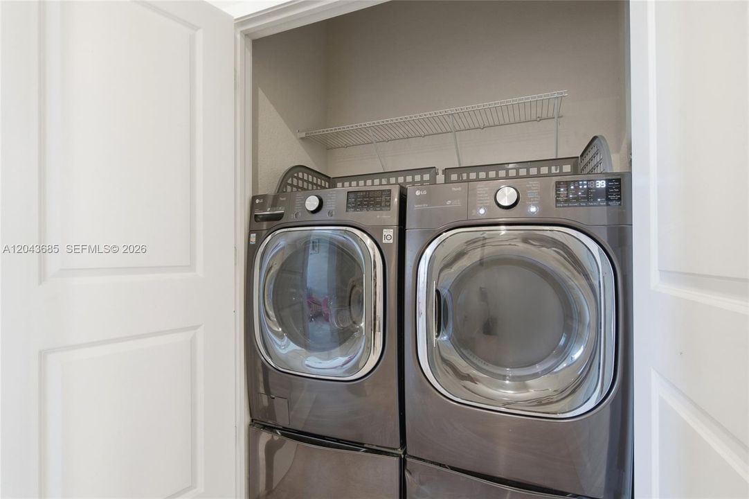 For Sale: $439,000 (3 beds, 2 baths, 1530 Square Feet)