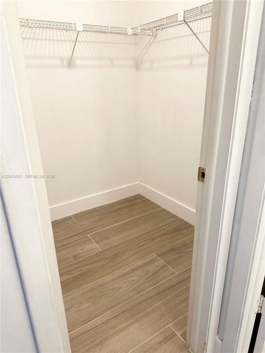 На продажу: $189,000 (1 спален, 1 ванн, 741 Квадратных фут)