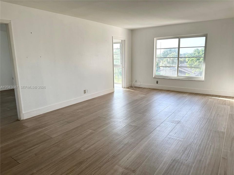 На продажу: $189,000 (1 спален, 1 ванн, 741 Квадратных фут)