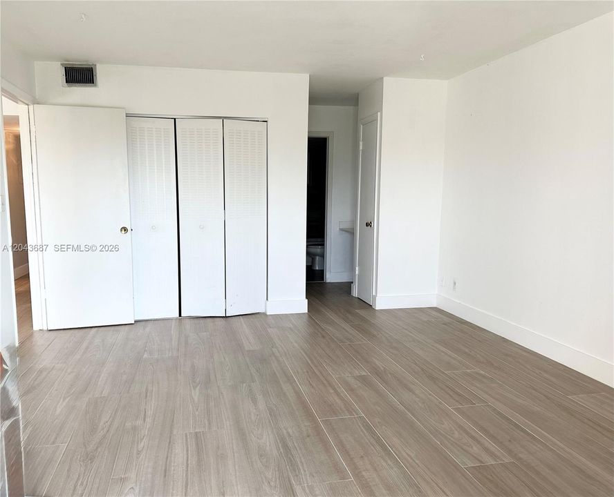 На продажу: $189,000 (1 спален, 1 ванн, 741 Квадратных фут)