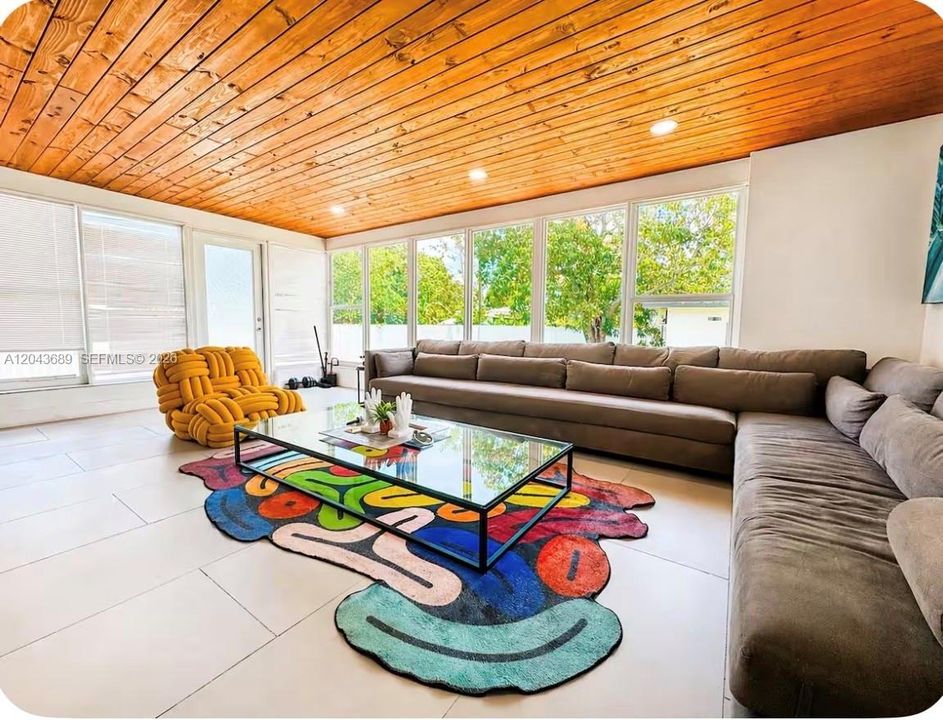 En Venta: $850,000 (4 camas, 3 baños, 0 Pies cuadrados)